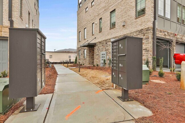 Photo - 10 Newnan Views Cir