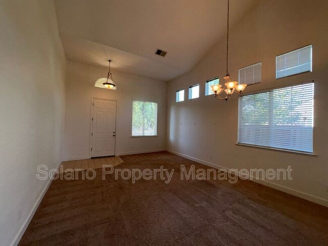 Photo - 100 Mt Adams Cir