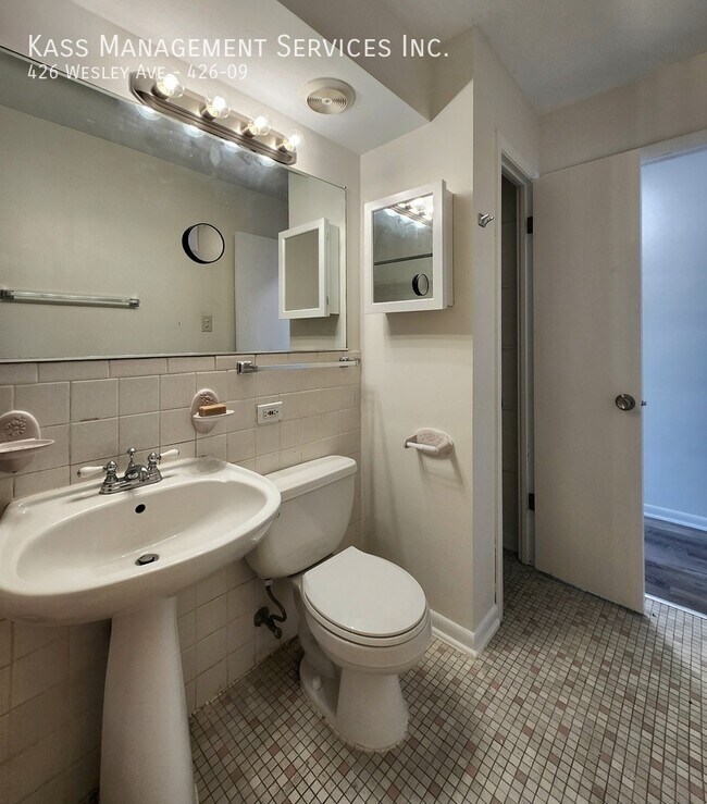 Photo - 426 Wesley Ave Unit 426-09