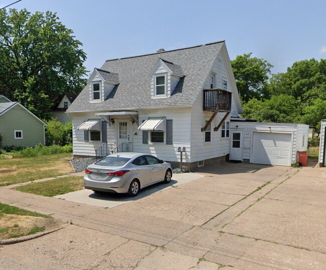 1 Bedroom, 1 Bathroom Upper Duplex in Thir... - 1 Bedroom, 1 Bathroom Upper Duplex in Thir... Apartment