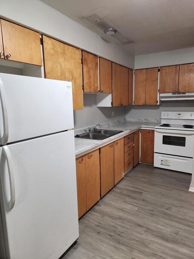 Building Photo - 2700 N Federal Blvd Unit 101