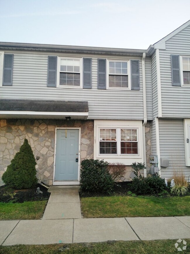 Building Photo - Beautiful 2-Bedroom, 1.5-Bath Home for Ren...