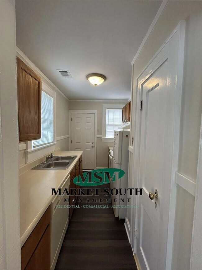 Photo - MIDTOWN APARTMENT