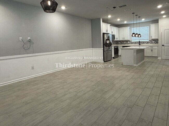 Photo - 1090 Farwell St