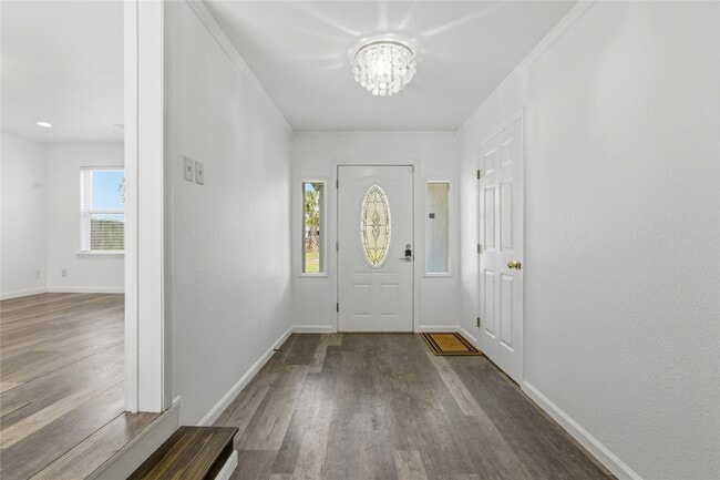 Photo - 5515 Avenue R