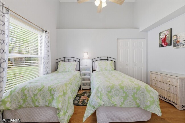 5778 Greenwood Cir