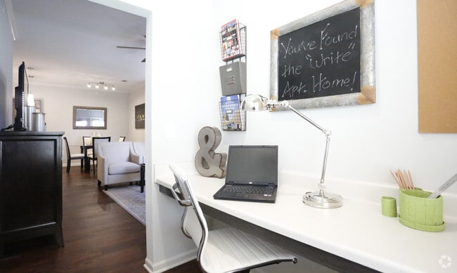 2BR/2BA -1141SF