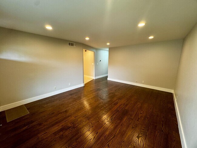 Photo - 1405 Antonio Ln