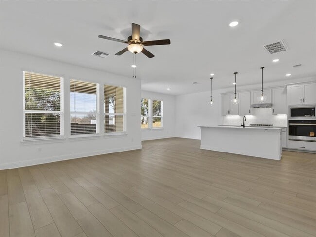 Photo - 633 Runnel Dr