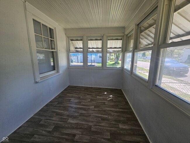 Photo - 1310 E 5th St