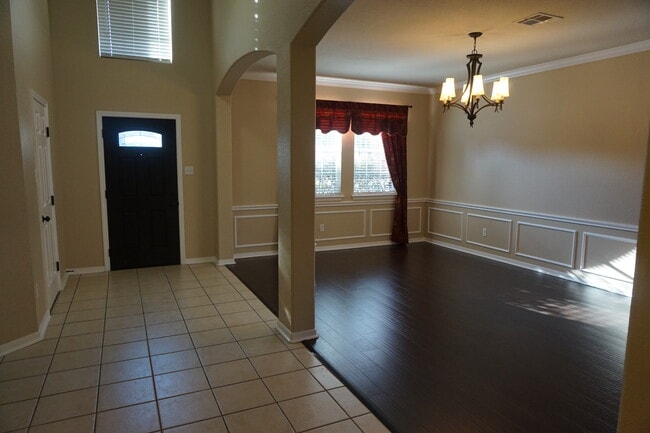 Photo - 2121 Warwick Pl