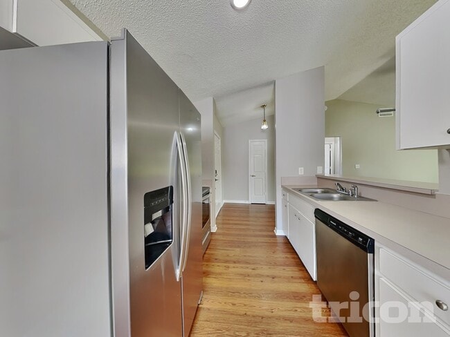 Photo - 7833 Manor Dr
