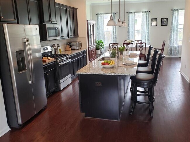 3018 Mahican Cir