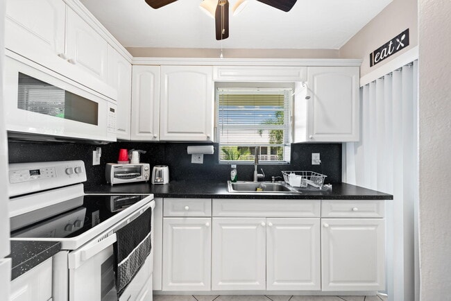 Photo - 2100 NE 38th St Unit 205