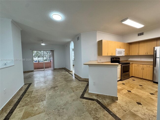 Building Photo - 2404 Belmont Ln Unit 2404