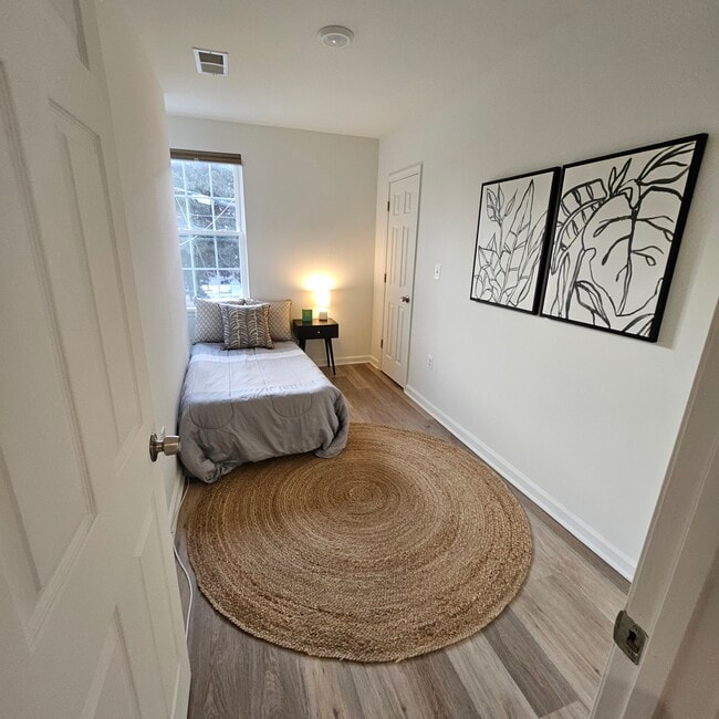 Photo - 16th Street SE Unidad 2