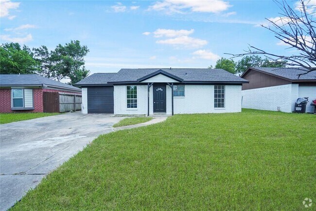 Building Photo - 17123 Sunshine St Rental