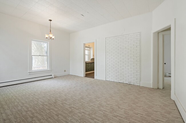 Photo - 412 Peterson St