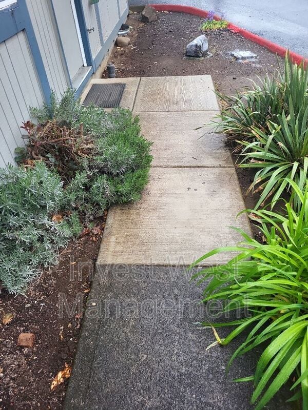 Building Photo - 2809 E 19th St