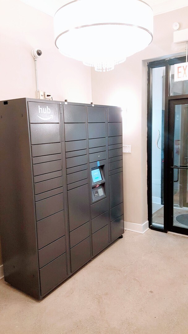 Photo - 1409 W Diversey Pkwy Unit 320