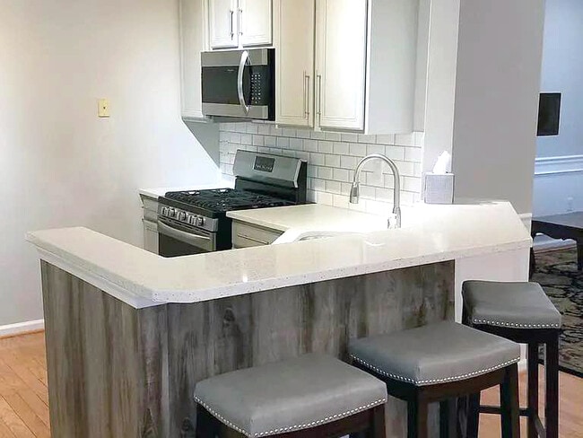 Building Photo - 305 Dresher Woods Dr Unit 305