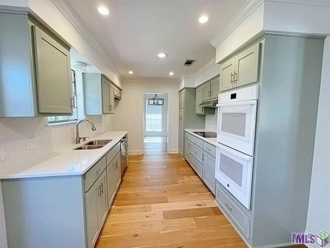 Photo - 10727 Danbury Dr