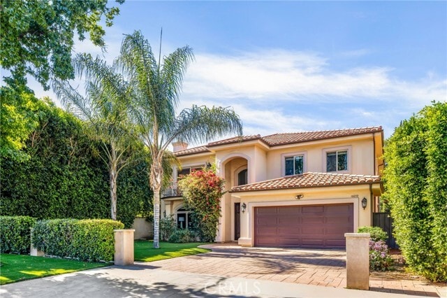 Photo - 16659 Addison St