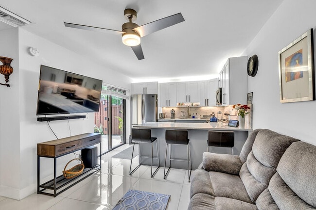 Building Photo - 2776 SW 15th St