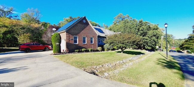 Photo - 9008 Doris Dr