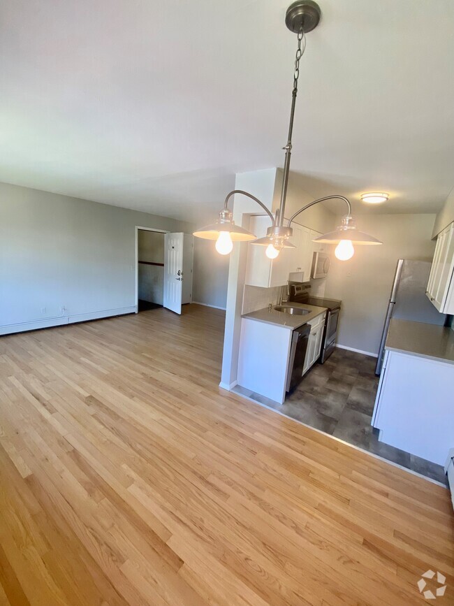Building Photo - Paltz Commons Rental