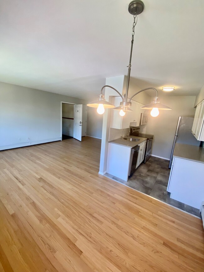 Building Photo - Paltz Commons Rental