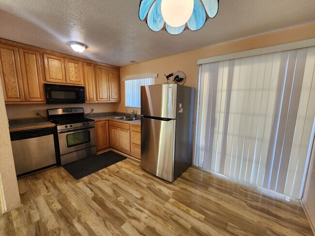 5557 Cahuilla Ave