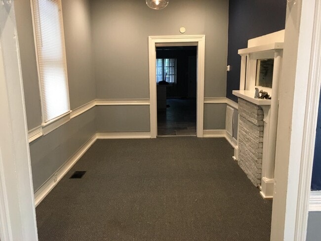 Photo - 514 W 38th St