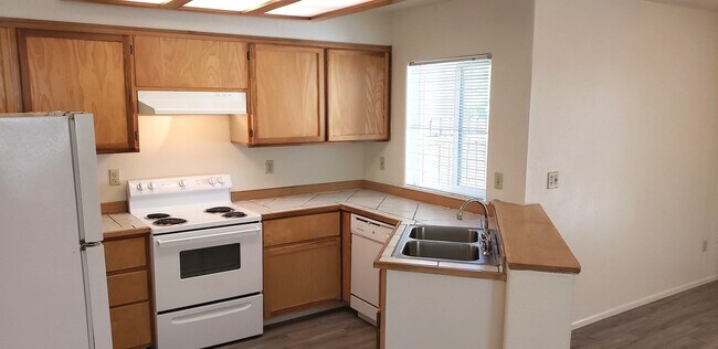 Photo - 616s41 Unit 616