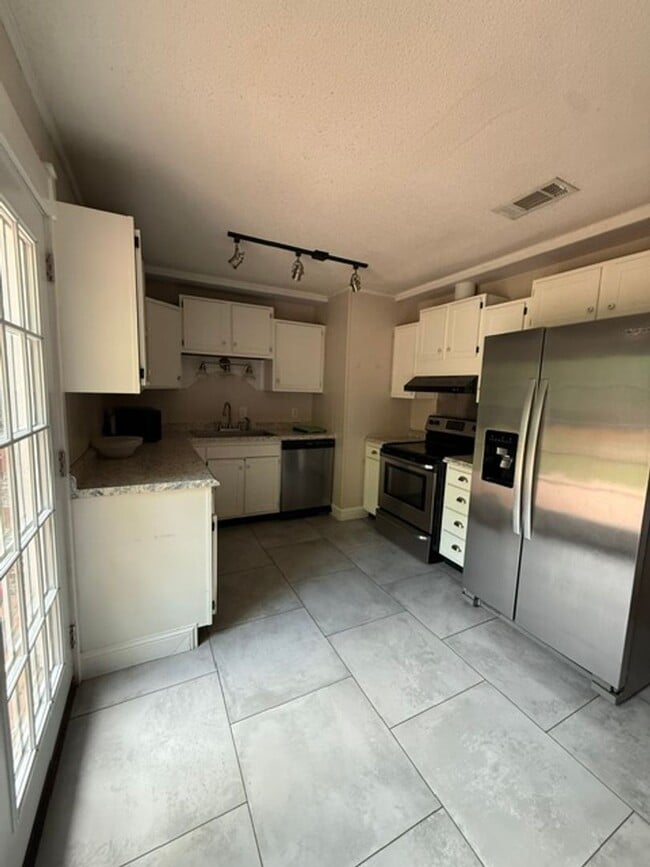 Photo - FOR RENT