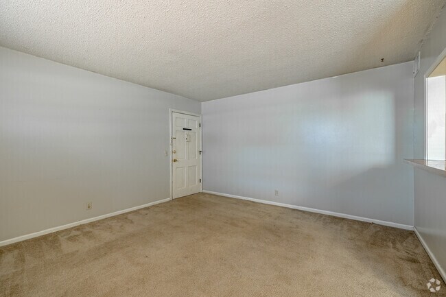 1BR, 1BA - 850SF - Living Room