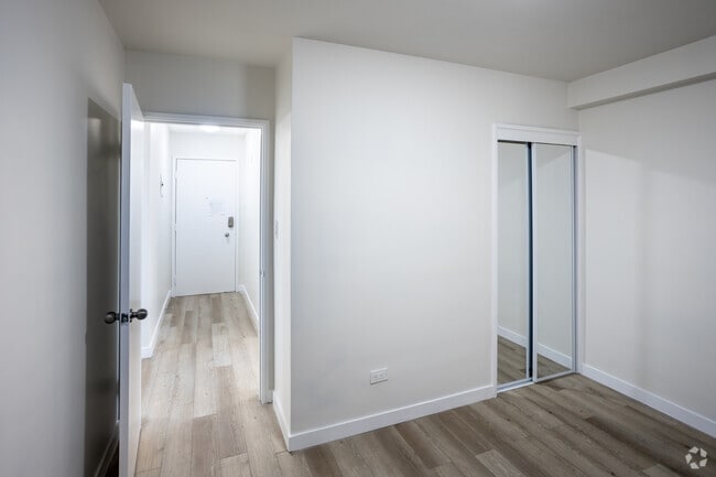 1BR, 1BA - 538SF - Bedroom