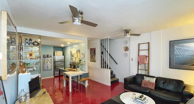 Photo - 1238 Leopard St