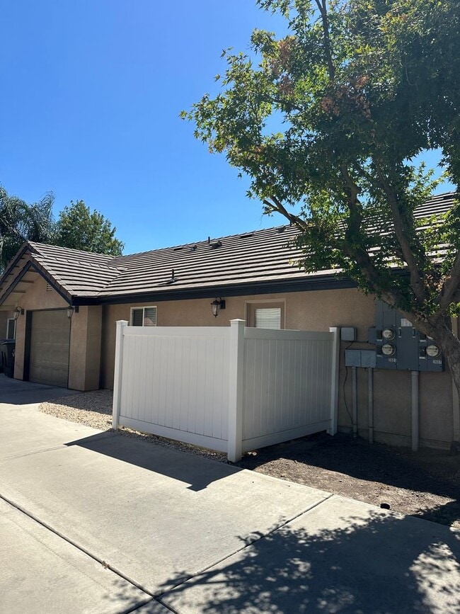 Photo - 2601-2607 W Oriole Unit 2601