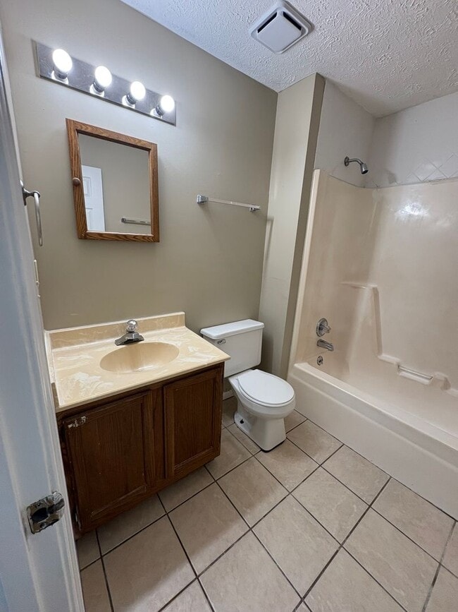 1136 Dale Dr Unit 2