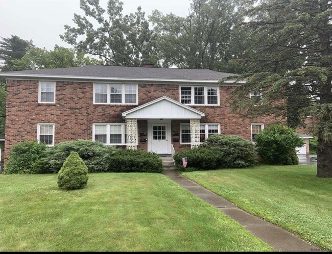 Building Photo - 10 Kensington Ct Unit 1