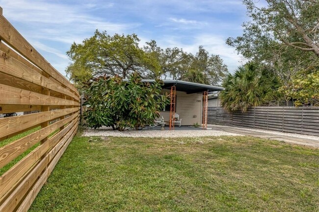 Photo - 2305 Novus St