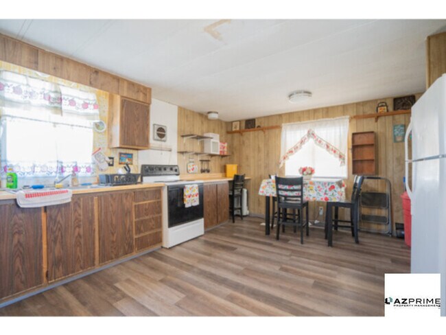 Photo - Escape to Comfort in this Stylish 2/1 Maye...