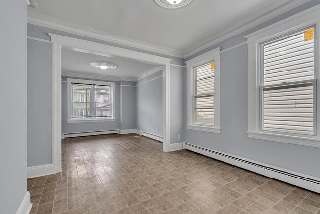 Building Photo - 42 Greenville Ave Unit #2