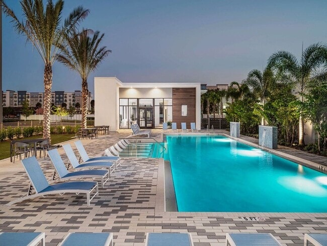 Photo - Elements on Third