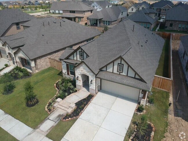 Building Photo - 15810 Vanderpool River Dr Rental