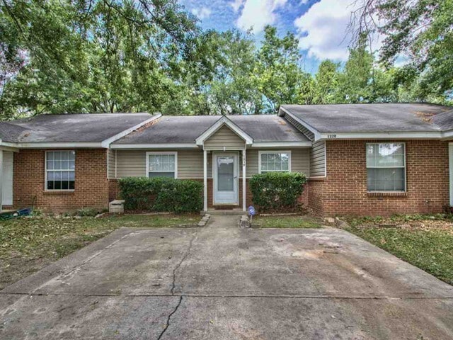 Building Photo - 1219 Limestone St