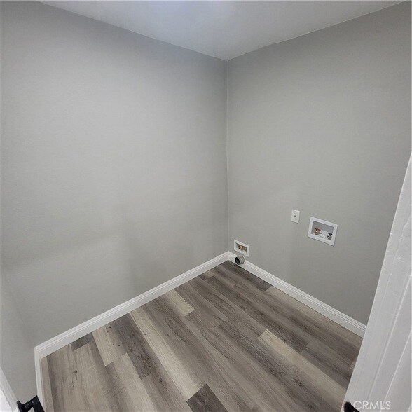 2219 W Kern St
