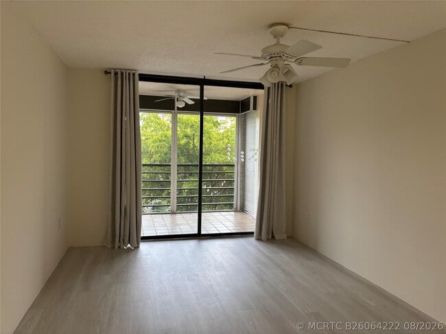 Building Photo - 1100 St Charles Pl Unit 313