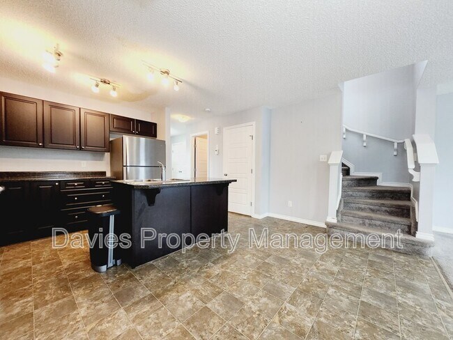 Photo - 21912-21990 90 Ave NW